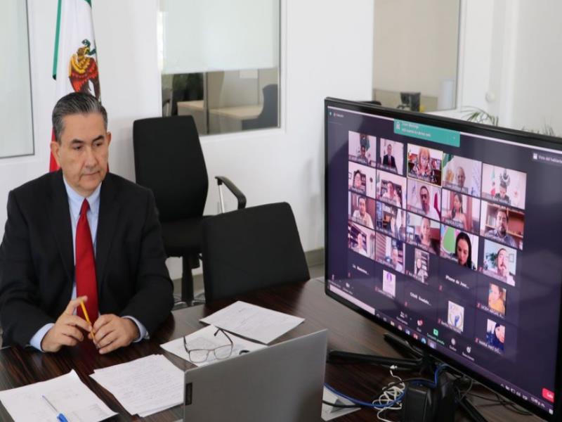 El presidente interino de la CEDHNL, Luis González González, durante su intervención en la inauguración virtual, destacó que este programa de Formación en Derechos Humanos de los Pueblos, Comunidades Indígenas y Afromexicanas constituye una gran oportunidad para afianzar y ampliar el acompañamiento, así como para hacer más eficaces las labores en defensa de sus derechos humanos