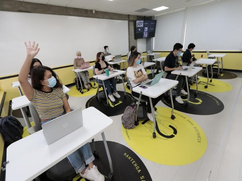 El regreso a clases se realiza en una modalidad híbrida 