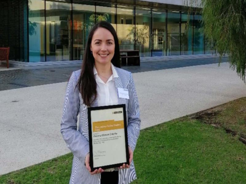 Victoria Chávez Cabello fue distinguida con el Premio Lindsay Collins