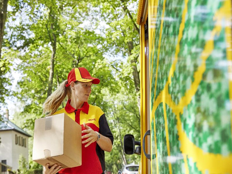 DHL se ha comprometido a reducir completamente las emisiones para 2050 