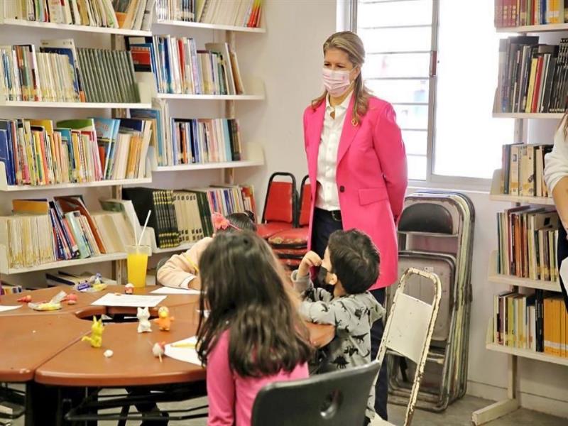 Martha Herrera dijo que los centros serán sometidos a una "reingeniería" para centrarlos en actividades que la gente quiera realizar. Foto: Alejandro Garza