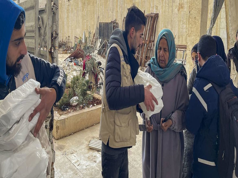 PMA. El Programa Mundial de Alimentos ha estado distribuyendo comidas calientes a los desplazados en Alepo (Siria).