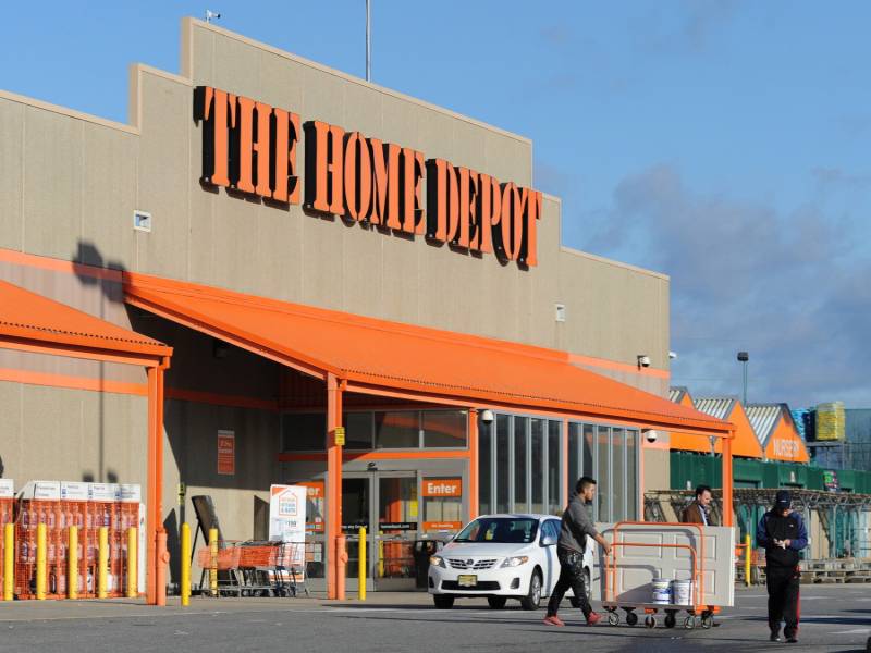 The Home Depot México es una tienda de autoservicio esencial para las comunidades en las que operamos al proveer artículos necesarios para atender la emergencia sanitaria