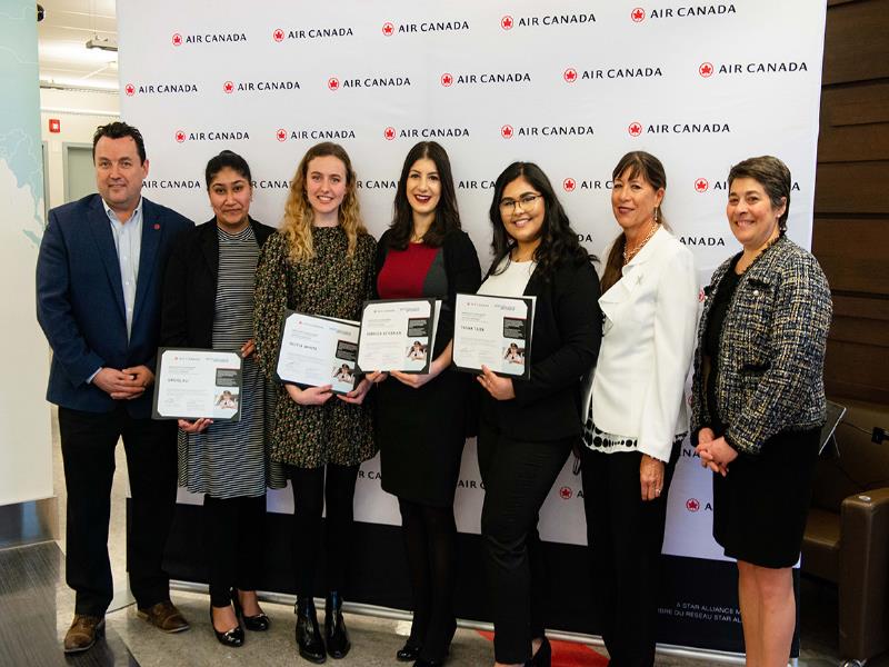 Cuatro jóvenes canadienses aspirantes a aviadoras fueron nombradas como beneficiarias de la primera beca Captan Judy Cameron