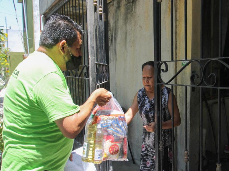 El programa, que forma parte del plan de apoyo y solidaridad “Juntos Hacemos la Ciudad”, tiene como meta brindar un total de 62 mil despensas 