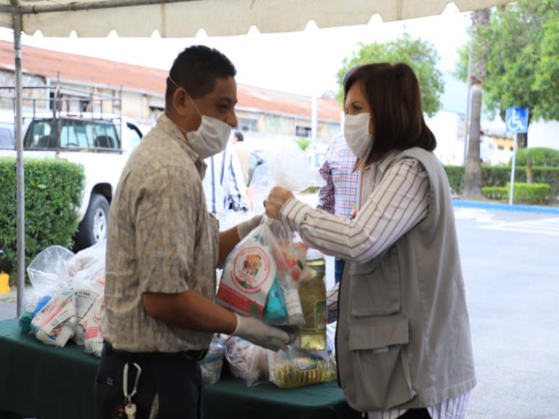 La Alcaldesa Cristina Díaz Salazar dijo que es necesario apoyar al gremio, quienes desempeñan una labor importante en la sociedad al brindar un servicio, incluso en días festivos, y que debido a esta emergencia sanitaria se han visto afectados