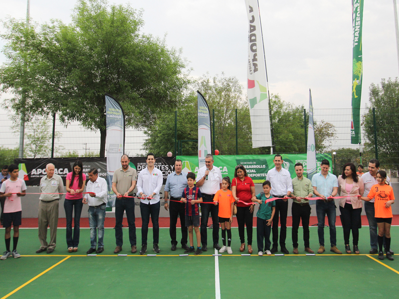 El área deportiva que servirá para la práctica de futbol, voleibol y básquetbol, se construyó sobre un terreno que fue rescatado para el sano desarrollo de niños y jóvenes